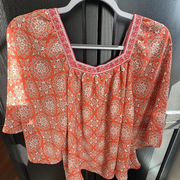 Max Edition Peach and White Batwing Top - Picture 3 of 3